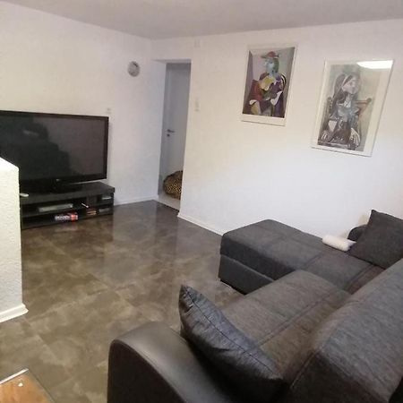 Schoene Einliegerwohnung In Hechingen Bagian luar foto