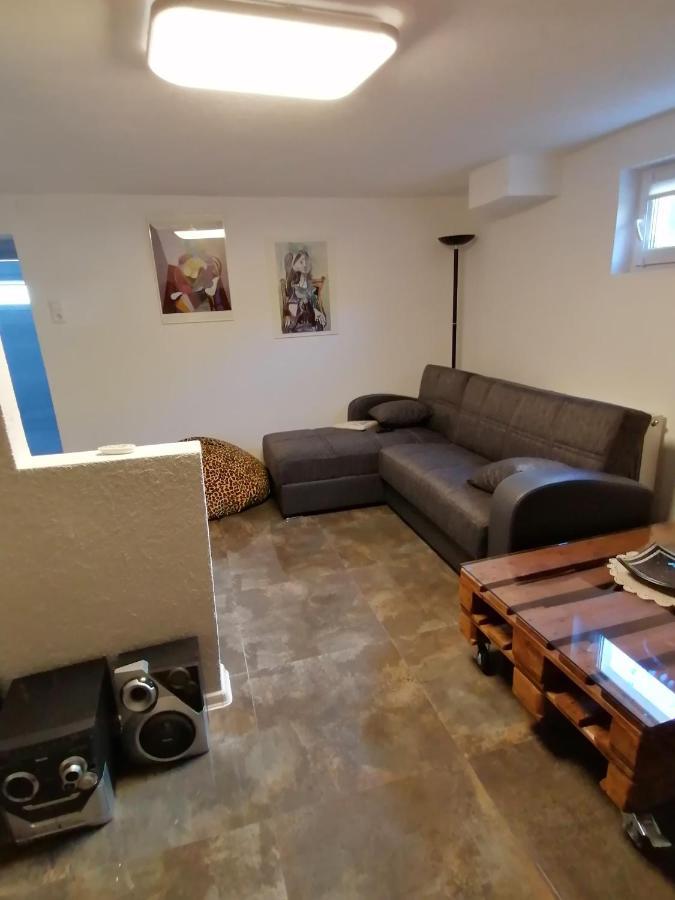 Schoene Einliegerwohnung In Hechingen Bagian luar foto