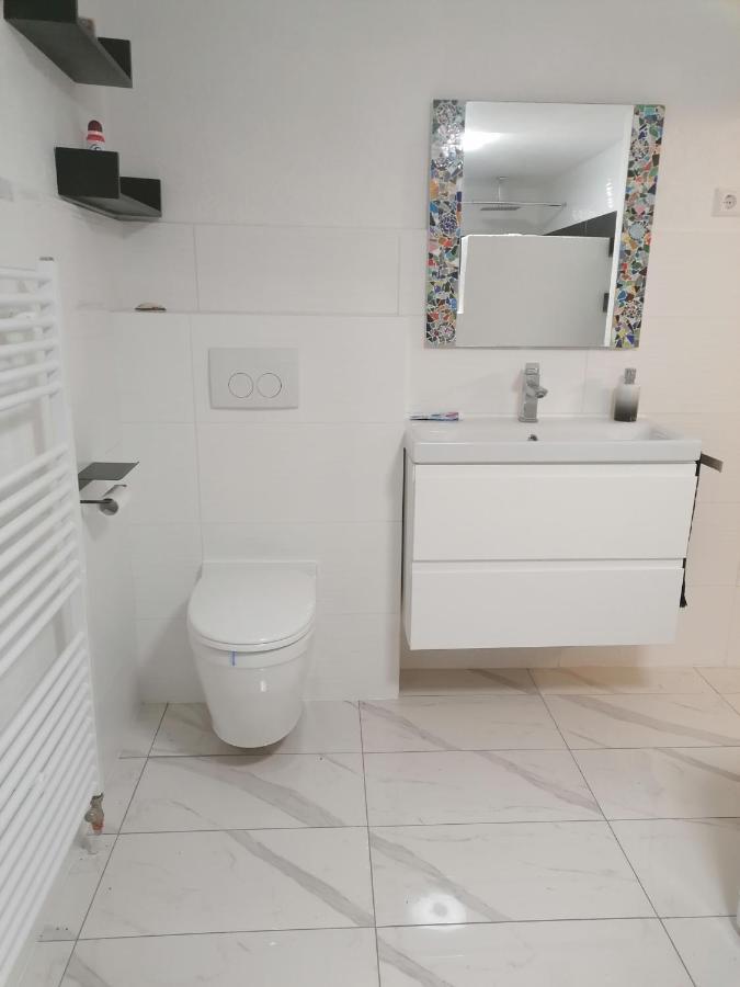Schoene Einliegerwohnung In Hechingen Bagian luar foto